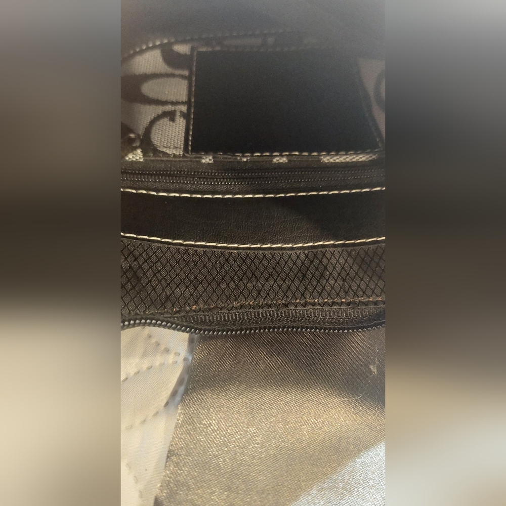 Black & White Signature-Print Shoulder Bag - Classic Monogram Style - Picture 10 of 10
